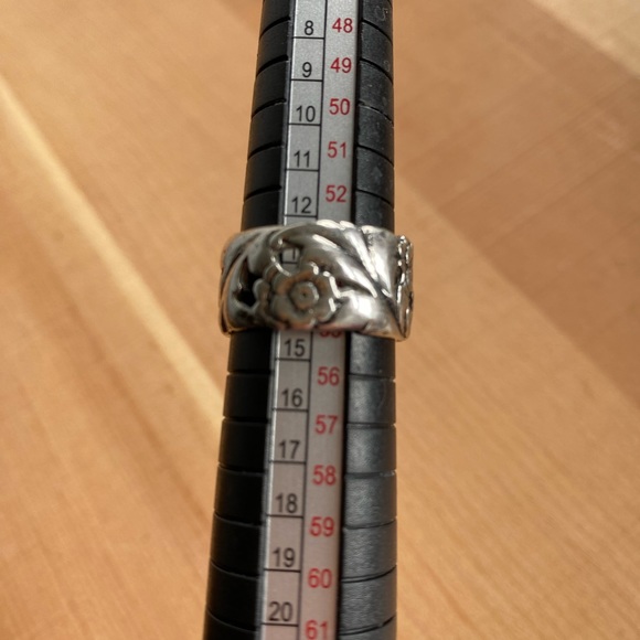 Fun Floral Sterling Ring - Picture 5 of 5